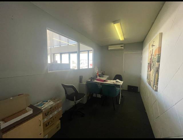 589M² WAREHOUSE TO LET IN RIVERHORSE VALLEY